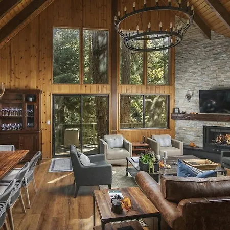 Treetop Cabin, Modern Luxe, 1700 Sqft, Deck, View, Dogs, In Village, Ac
